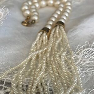 Faux pearl necklace. 18 "